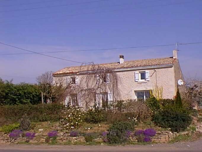 Logis, élévation antérieure, au lieu-dit la Treille, parcelle 1985 A4 446.
