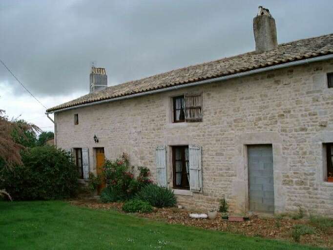 Logis, façade postérieure, partie gauche.