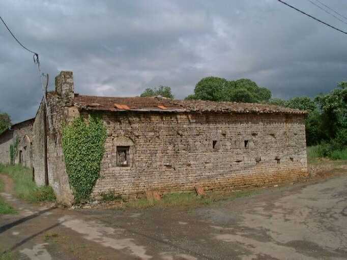 Ancien logis et dépendances en ruines, élévation postérieure nord.