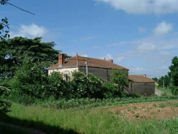 Nouveau logis, élévations postérieures du logis et des communs accolés à gauche, vue prise du nord-est.