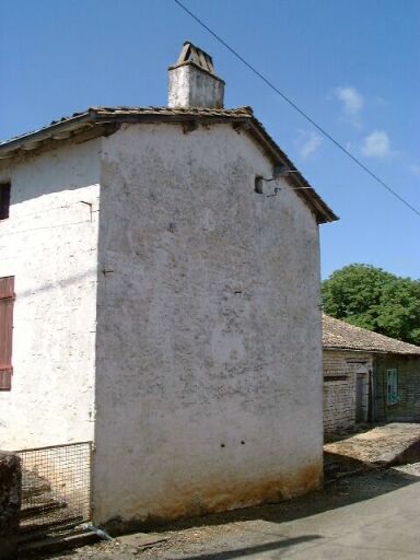 Logis, élévation latérale droite, vue prise de l'est.