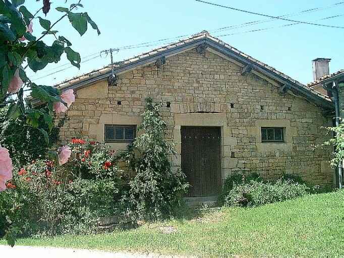 Dépendances de l'ancien logis, étable, élévation antérieure, vue prise du sud.
