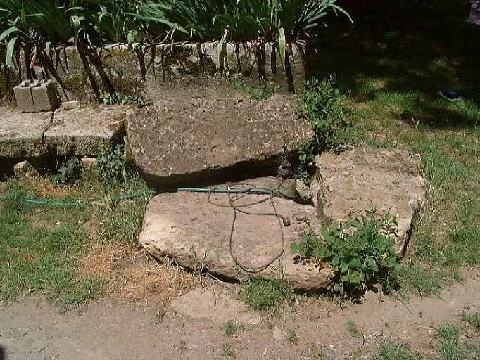 Puits situé derrière les nouveaux logis.