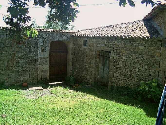 Porte piétonne, vue du revers.