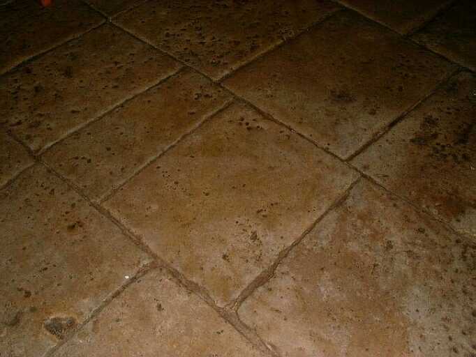Nouveaux logis, intérieur, détail du dallage.
