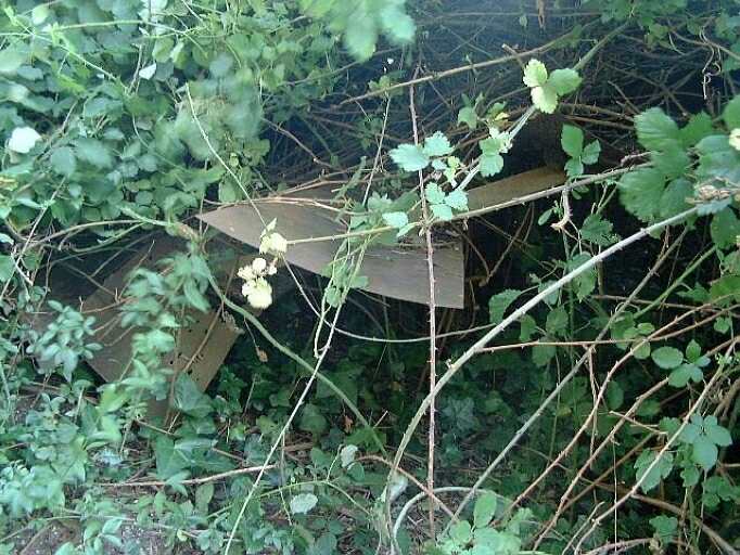 Château d'eau, détail de l'éolienne déposée à terre