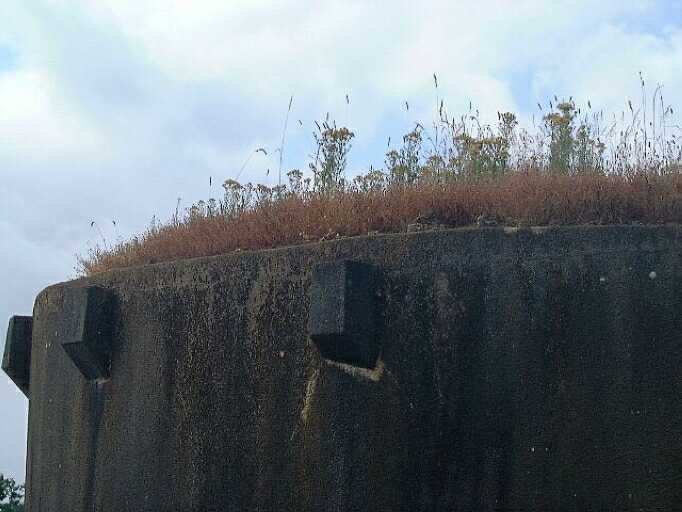 Détail des extémités des trois poutrelles portant le dôme de la cuve.