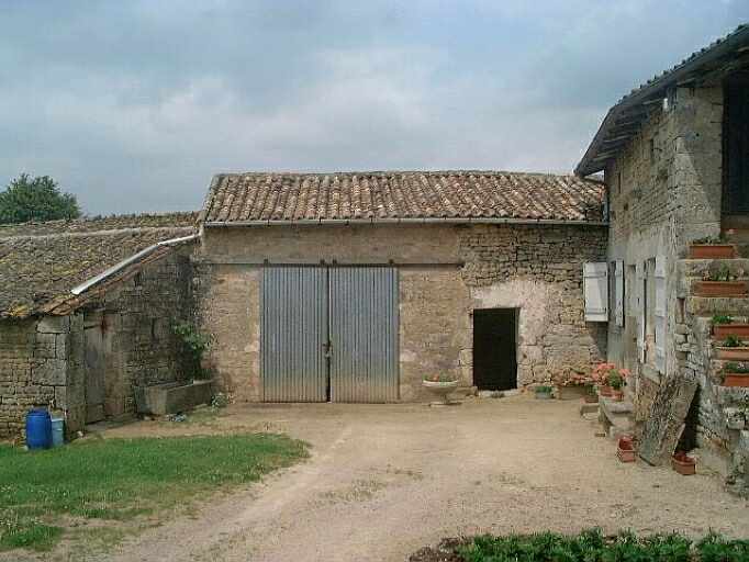 Grange, élévation antérieure, vue prise de l'est.