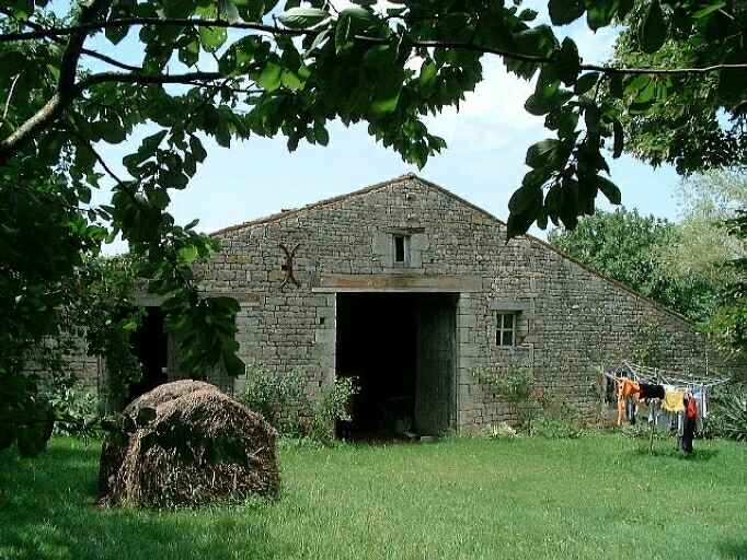 Grange, élévation antérieure, vue prise de l'est.
