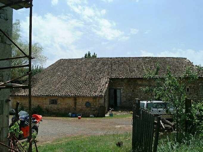 Grange, élévation latérale droite avec l'étable, vue prise du nord.
