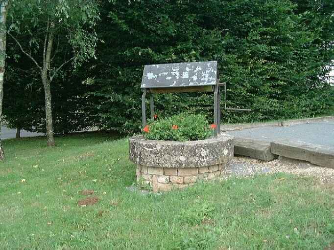Puits commun situé sur le terrain derrière la mairie de Vitré.