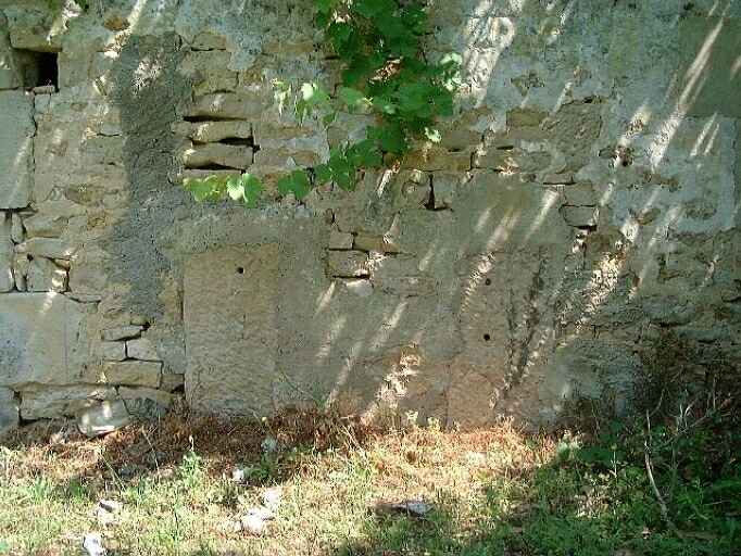 Logement secondaire, élévation antérieure, détail de la mise en oeuvre des pierres de la cheminée.