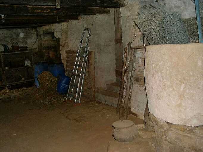 Dépendances, four et buanderie accolé au logis secondaire au nord, vue vers l'intérieur.