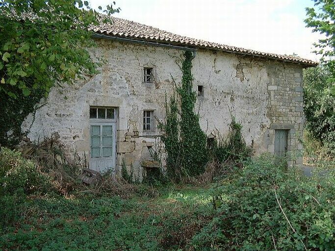 Logis, élévation antérieure nord, vue prise du nord-est.