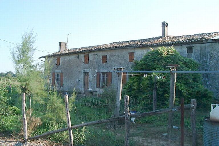 Le logis, vue prise depuis le sud-ouest.