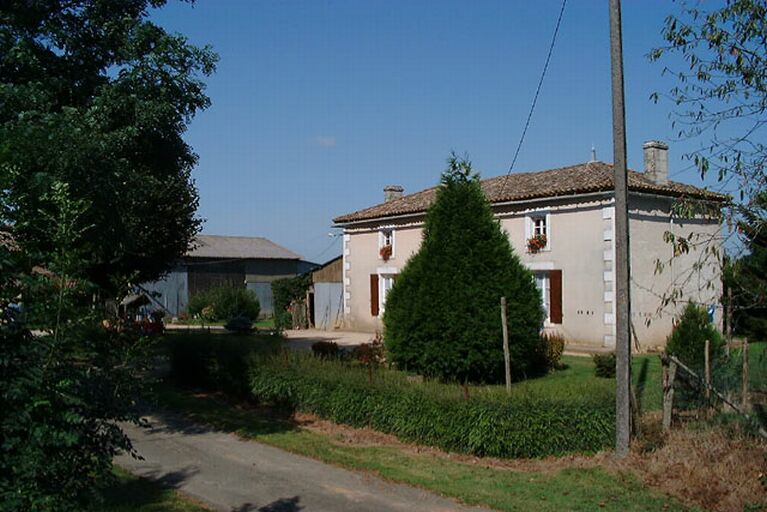 Vue d'ensemble prise de l'est.