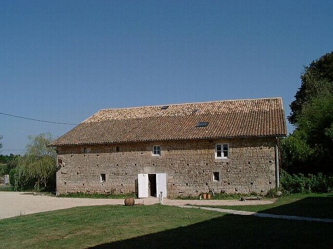 Dépendances, vue prise de l'ouest.