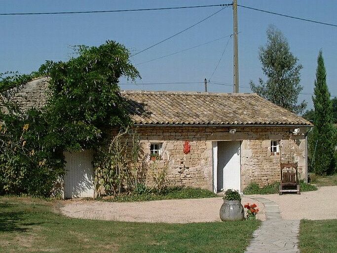 Dépendances, écurie ou porcherie, vue prise du sud.