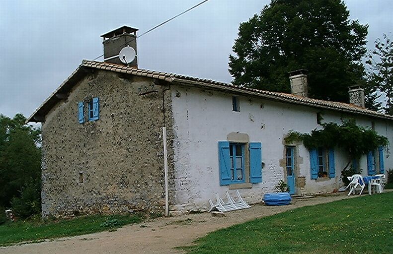 Logis, élévation antérieure, vue prise du sud.
