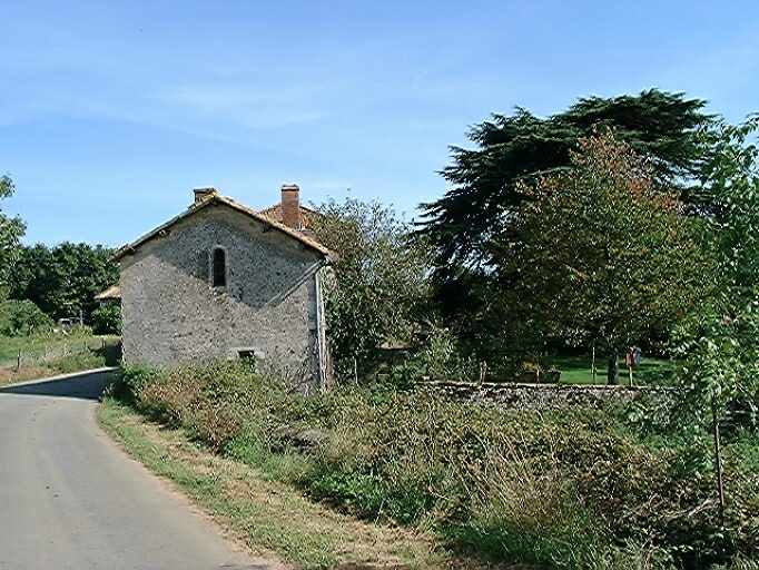 Nouveau logis et dépendance, vue de la dépendance dans le prolongement du logis, prise de l'ouest.
