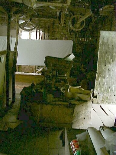 Moulin, intérieur, étage, rouages du mécanisme servant à la bluterie.