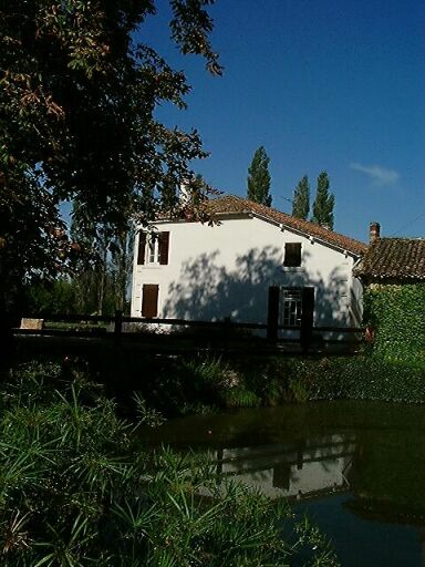 Logis, élévation latérale droite, vue prise de l'est.