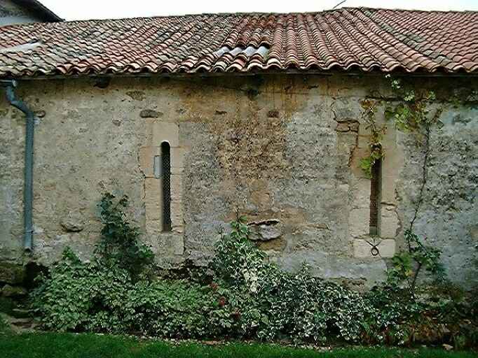 Chapelle (?), élévation ouest sur cour, détail des baies.