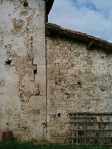 Logis, élévation antérieure est, corps de logis et écurie accolée, détail du chaînage.