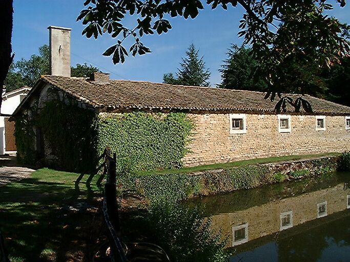 Dépendances, porcherie, vue prise du sud.