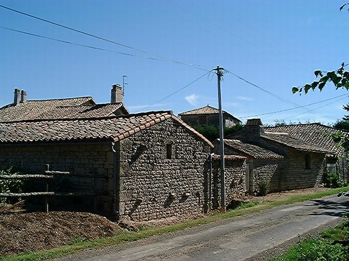 Dépendances, vue prise de l'ouest.