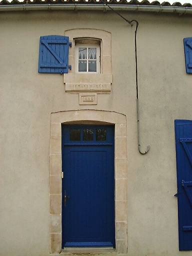 Logis, élévation antérieure, travée centrale.
