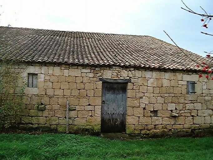 Dépendances, élévation est, mise en oeuvre du grand appareil.