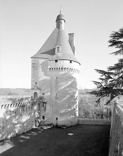 Tour Saint-Jean, élévation ouest et courtine.