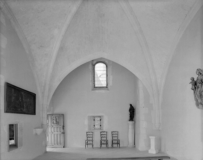 Tour de la Chapelle. Salle de la chapelle, vue vers vers l'entrée.