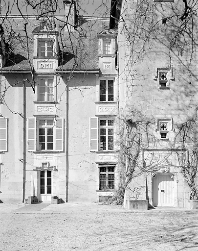 Logis, élévation antérieure, corps central, quatrième et cinquième travées.