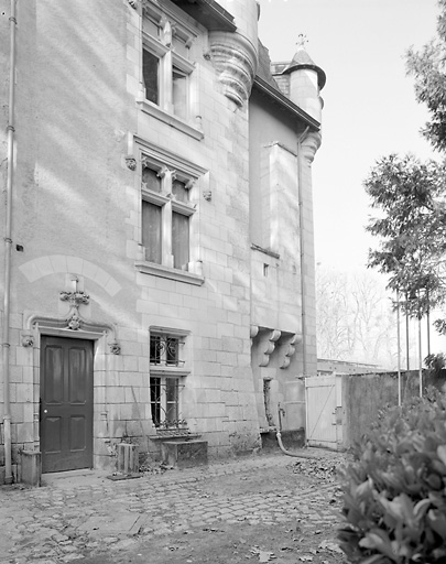 Logis, élévation latérale est, latrines.