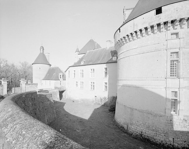 Vue générale prise de l'ouest.