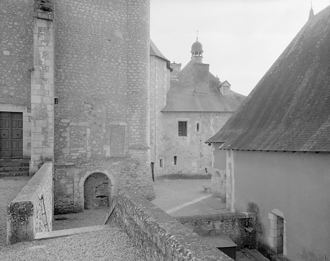 Donjon, élévation nord, rez-de-chaussée de extrémité droite.