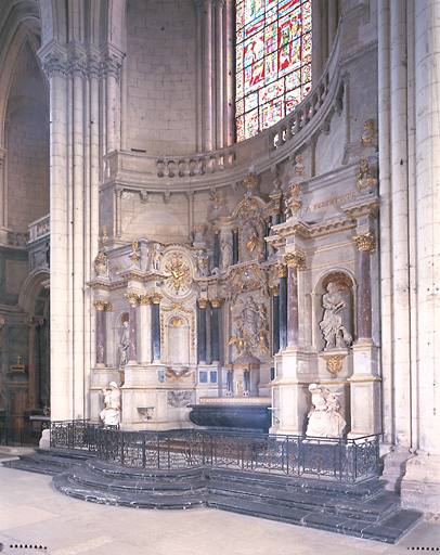 Autel ; retable provenant de l'abbaye de la Trinité