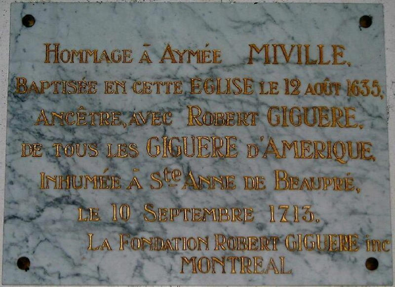 Plaque commémorative en hommage à Aymée Miville ancêtre des Giguerre d'Amérique (collatéral gauche)