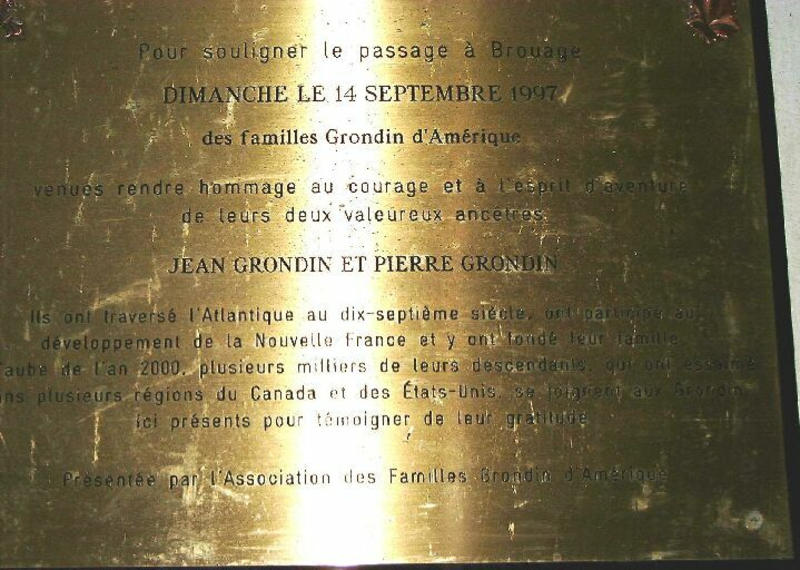 Plaque commémorative en hommage aux familles Grondin d'Amérique (collatéral gauche)