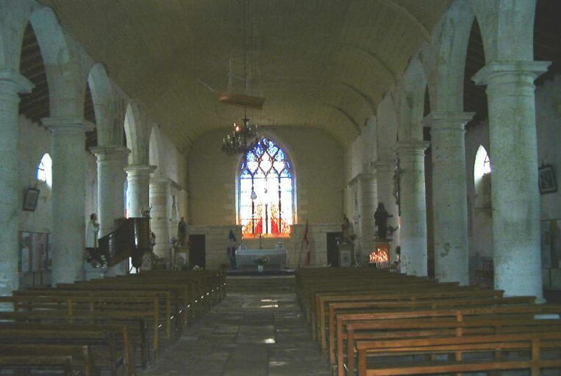 Intérieur vu vers le choeur