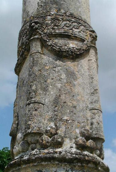 Détail du décor de la colonne