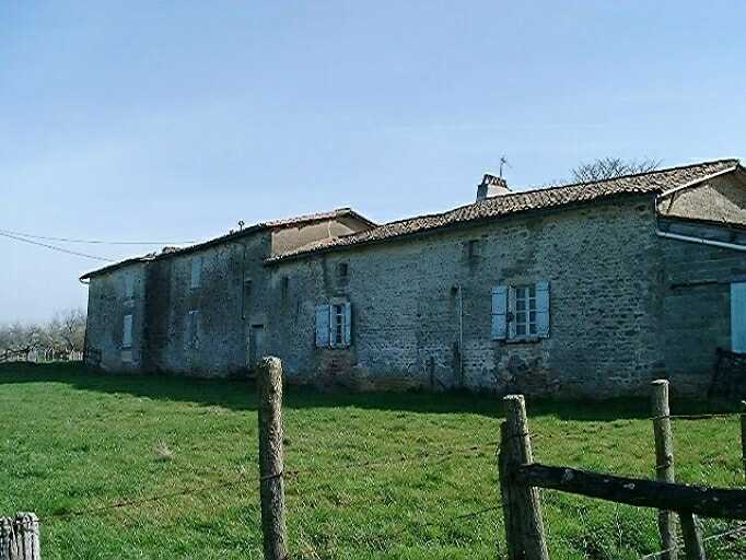 Logis principal, élévation postérieure, vue prise de l'ouest.