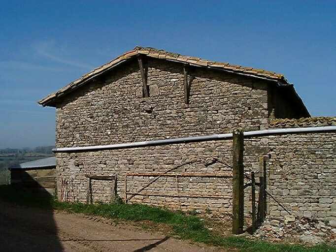 Ancien logis déclassé en dépendance agricole, élévation latérale sud, vue prise du sud-ouest.