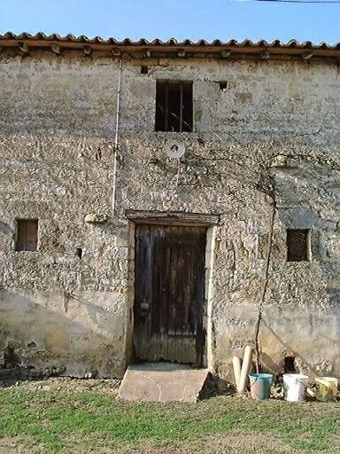 Dépendances, écuries et logement d'ouvrier agricole, élévation antérieure sur cour, détail de l'avant dernière travée.