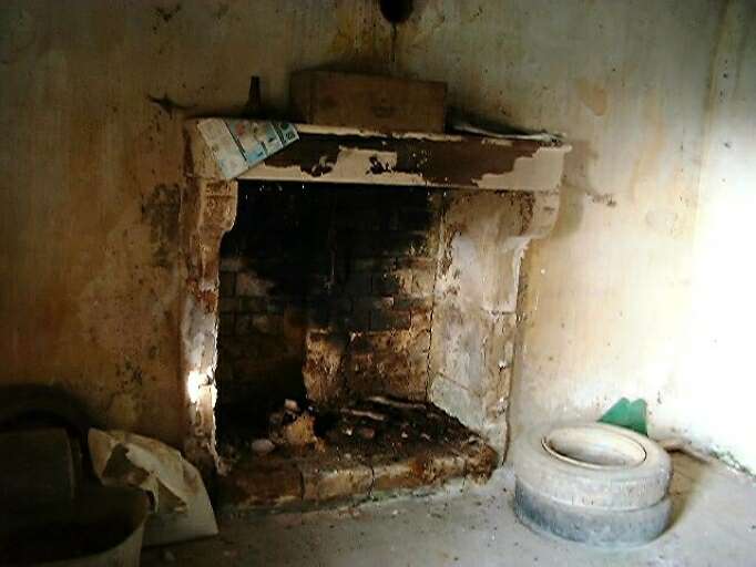 Logis, intérieur, cheminée engagée.