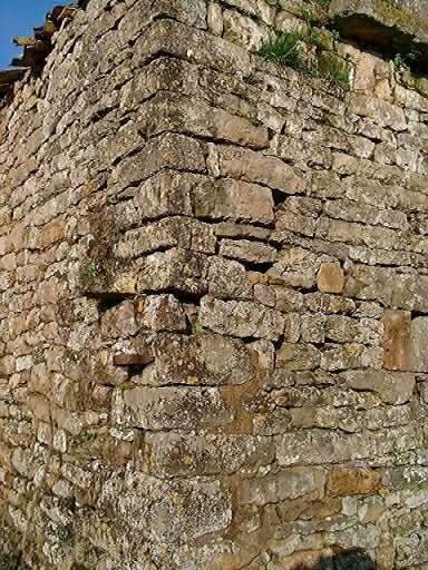 Dépendances, grange-étable, angle sud-ouest, détail de la mise en oeuvre.