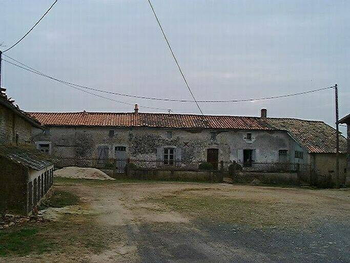 Logis, élévation antérieure, vue prise de l'ouest.