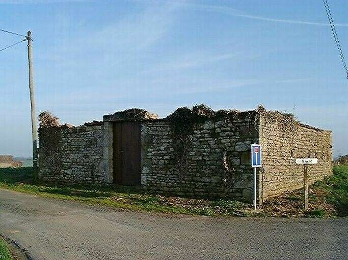 Cimetière privé, élévations nord avec portail d'accès et ouest, vue prise du nord-ouest.